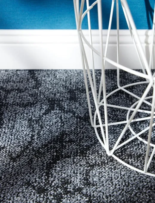 Metrážny koberec Betap Marble 75 antracyt