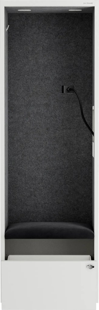 Kancelárska akustická kabína so sedadlom a portom USB-C, telo v biely / sedák tmavosivá v zelenej farbe, 600 mm: SALLY MentalBox