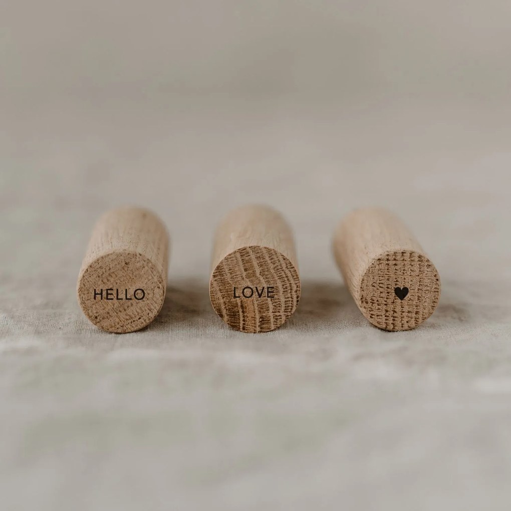 Eulenschnitt Drevené háčiky Oak Wood Hello Love – set 3 ks