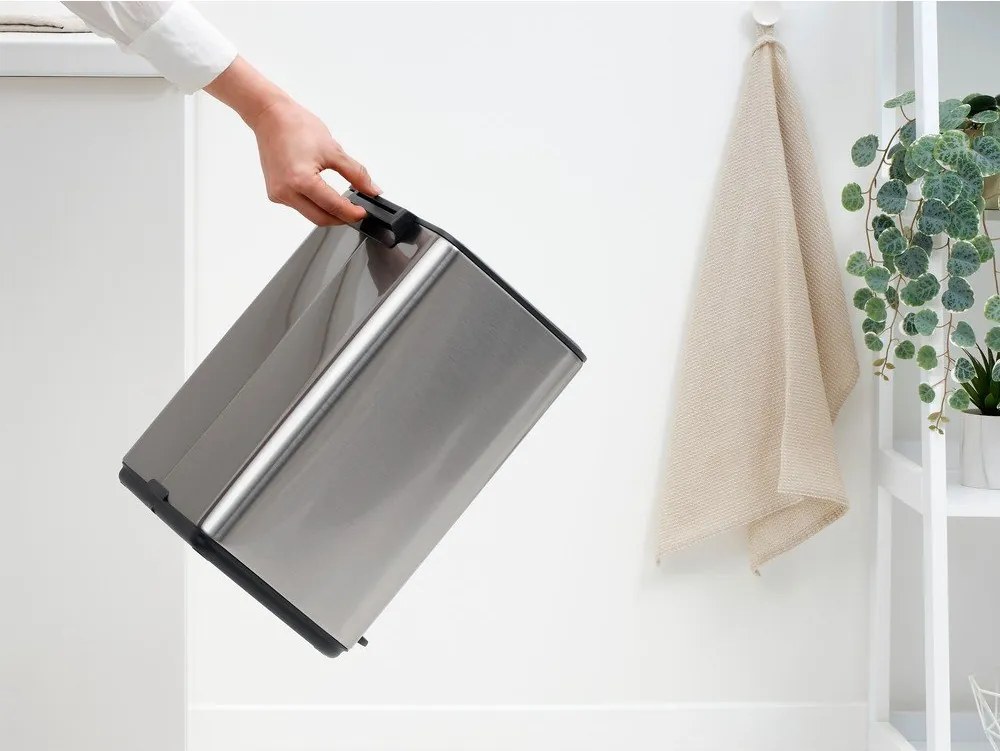 Pedálový oceľový odpadkový kôš v matne striebornej farbe 12 l Bo – Brabantia
