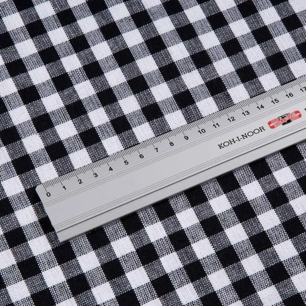 Biante Bavlnený okrúhly obrus Olivia OL-015 Čierno-biela kocka malá Ø 140 cm