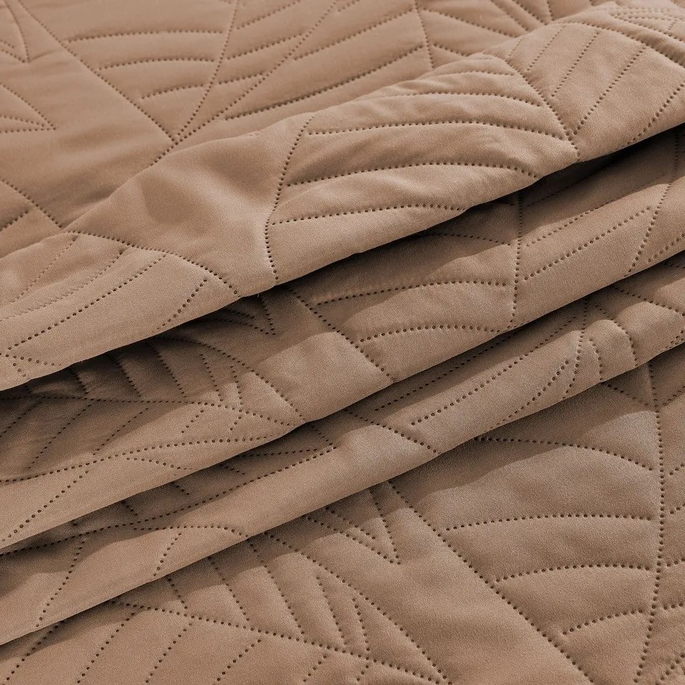 Svetlohnedý prehoz na posteľ LEAVES Rozmer: 200 x 220 cm