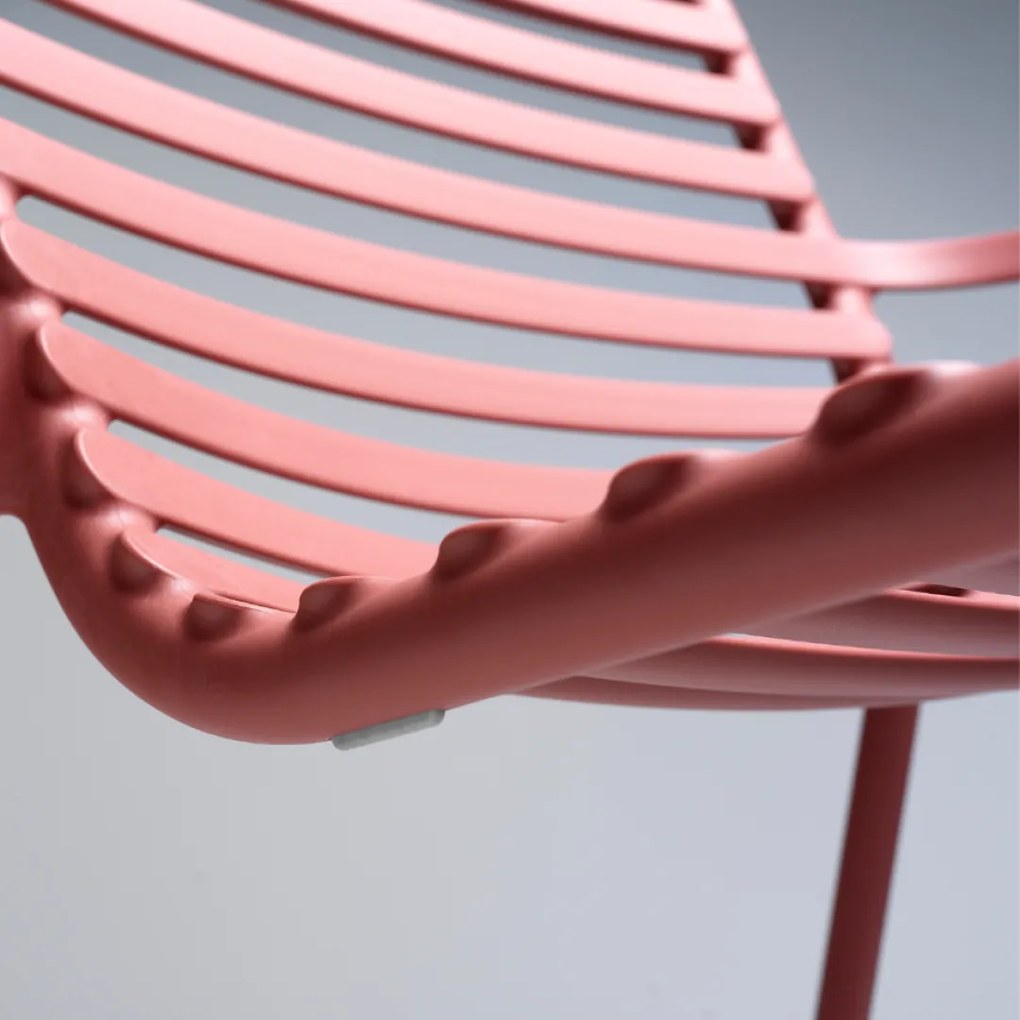 DOGA ARMCHAIR RELAX záhradná stolička s podrúčkami marsala