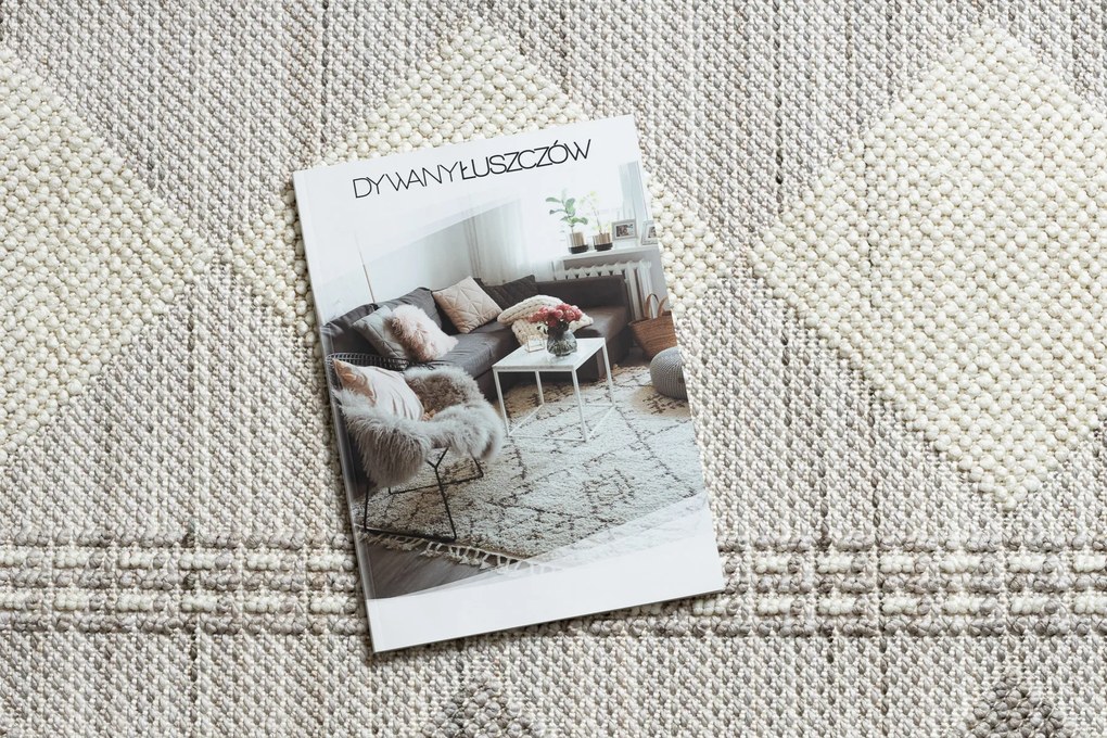 Koberec NANO EO61A Diamant, plocho tkaný, slučka, sivo-biely