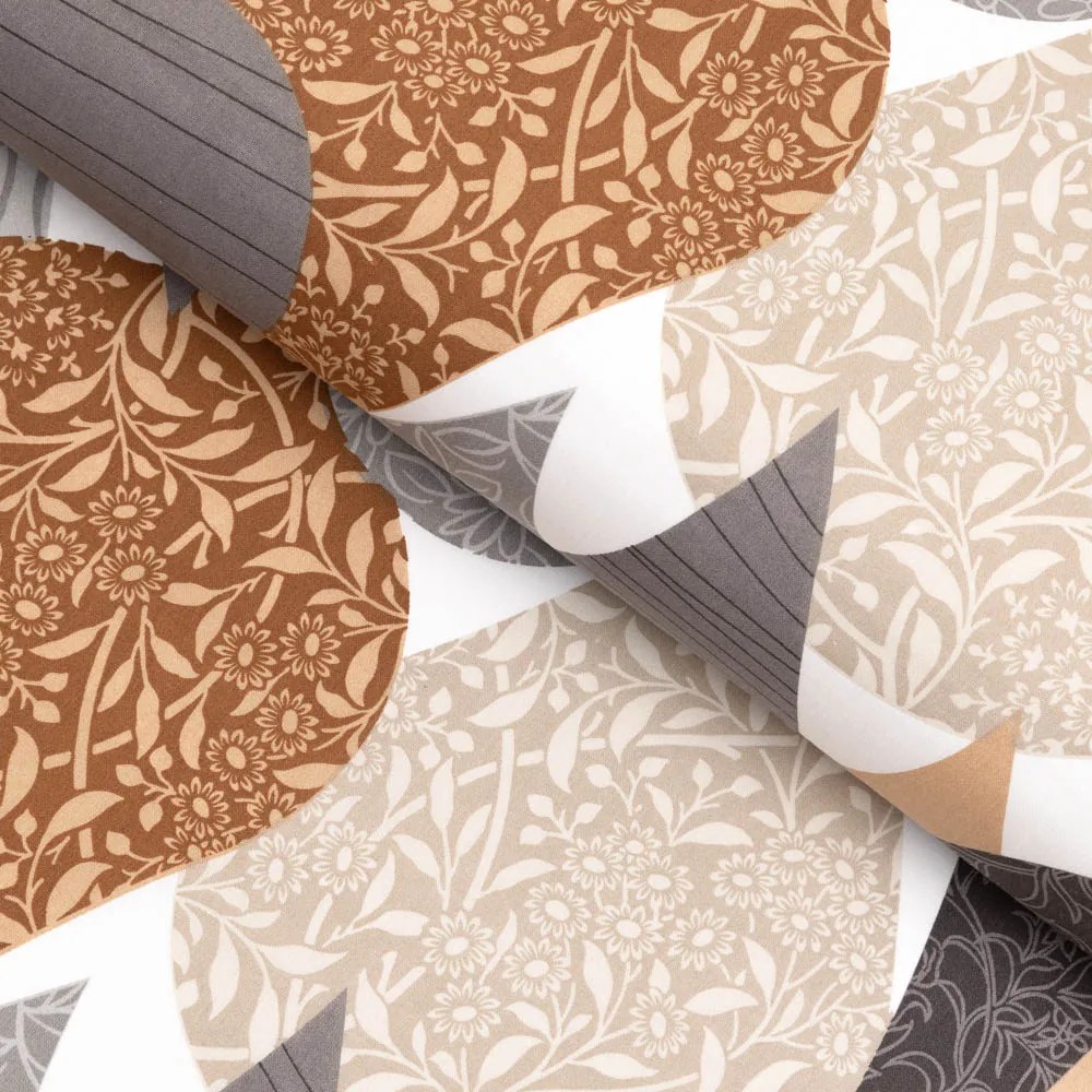 Biante Bavlnený štvorcový obrus Sandra SA-507 Hnedo-sivé kvapky s ornamentami 80x80 cm