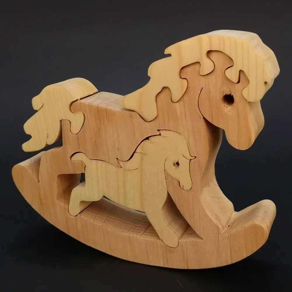 AMADEA Drevené puzzle hojdací kôň, masívne drevo dvoch druhov drevín, 13,5x11,5x3 cm