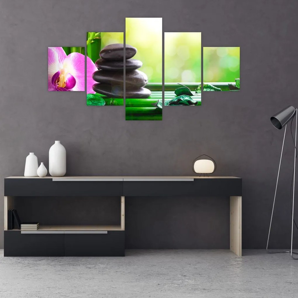 Obraz masážnych kameňov a orchidey na vode (125x70 cm), 40 ďalších rozmerov