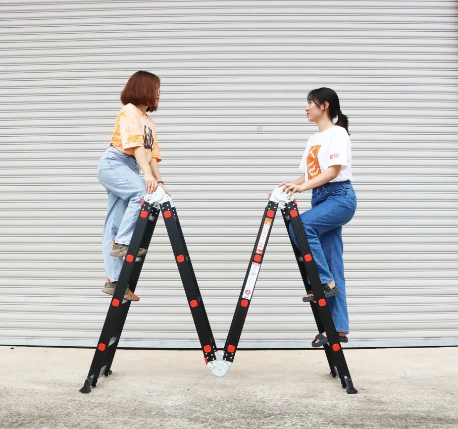 Noela Multifunkčný hliníkový rebrík 4x4 473 cm NVLG-44 BLACK PREMIUM + kolieska, podlážka a polica