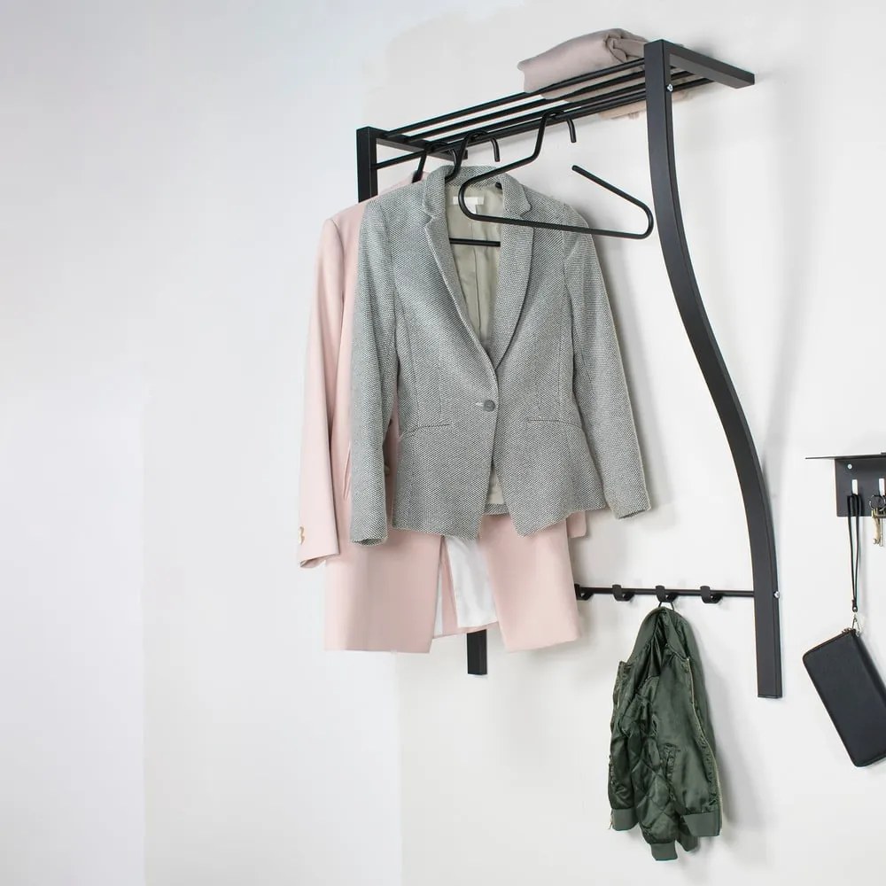 Čierny kovový nástenný vešiak s poličkou 75 cm Carve – Spinder Design