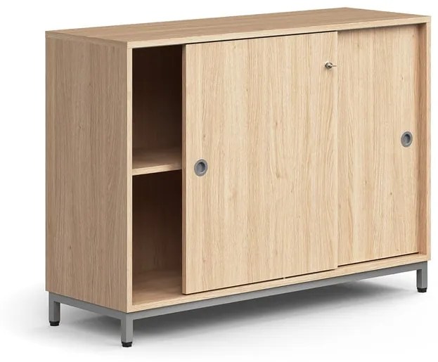 Skriňa s posuvnými dverami QBUS, 1 polica, na nožičkách, s madlom, 868x1200x400 mm, strieborná, dub