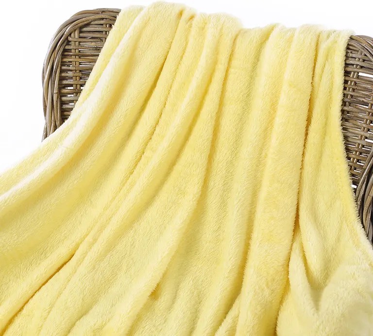 Goldea kvalitná deka z mikrovlákna svetlo žltá 150 x 200 cm