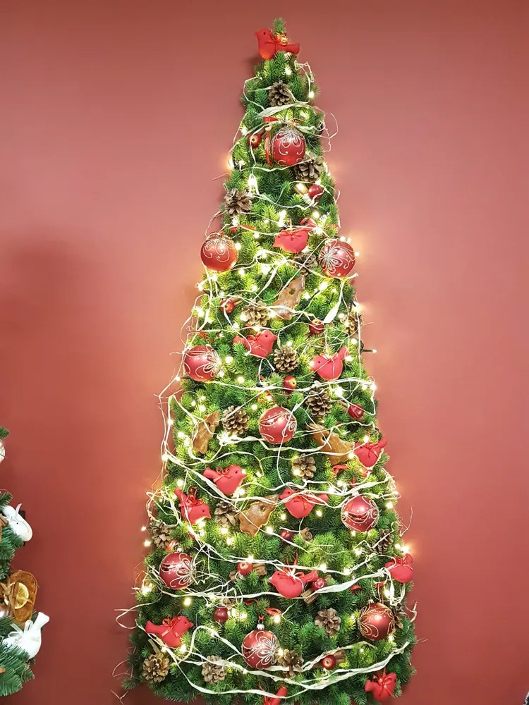 Umelý 100% 3D vianočný stromček na stenu veľký- 150 cm