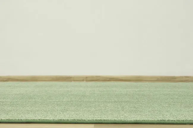 Metrážny koberec Carousel 40 NSF zelený