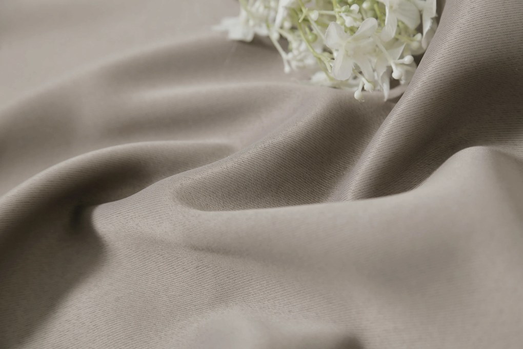 Svetlohnedý záves OXFORD 140x250 cm Zavesenie: Riasiaca páska