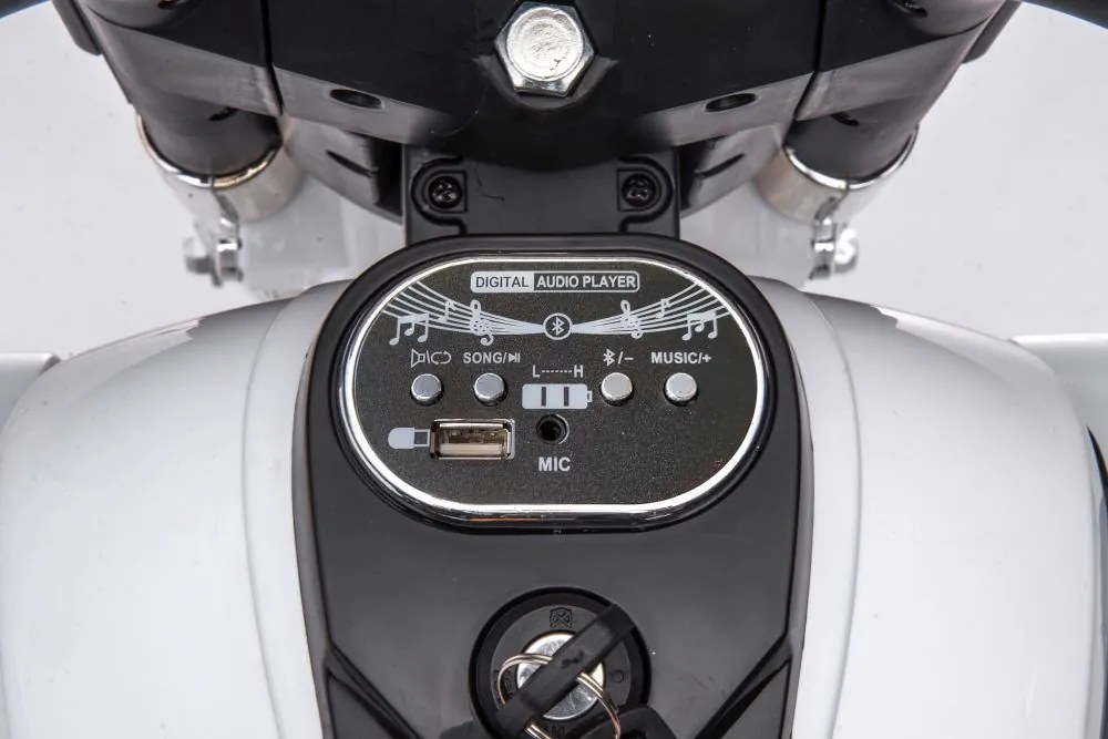 Nabíjacia trojkolesová motorka Goldwing White