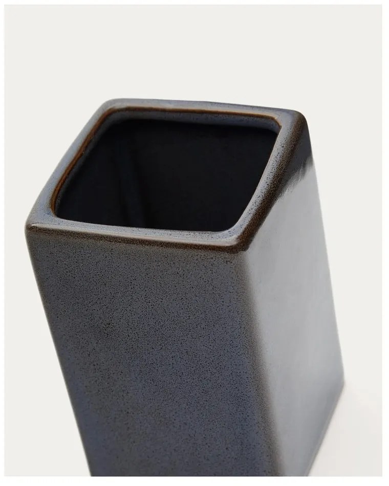 Tmavomodrý keramický kelímok na zubné kefky Silvet – Kave Home