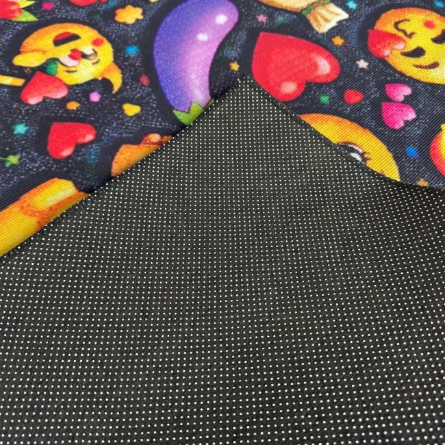 Protišmykový herný koberec Emoji 3D