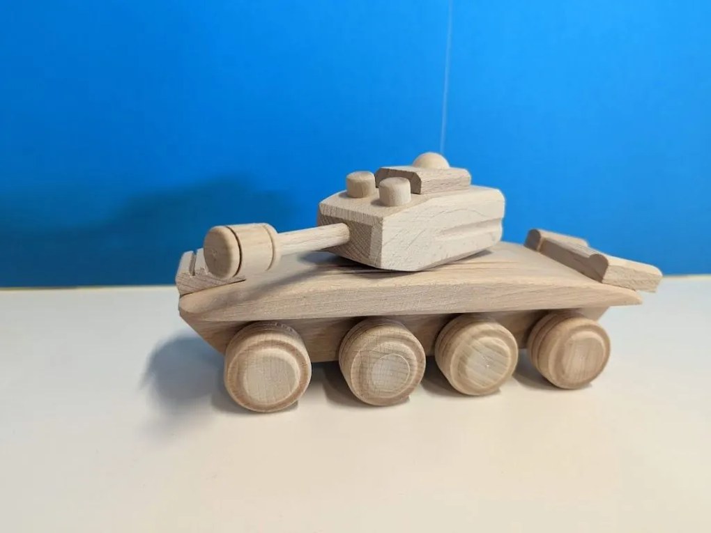 Drevený tank, 22 x 8 x 10 cm