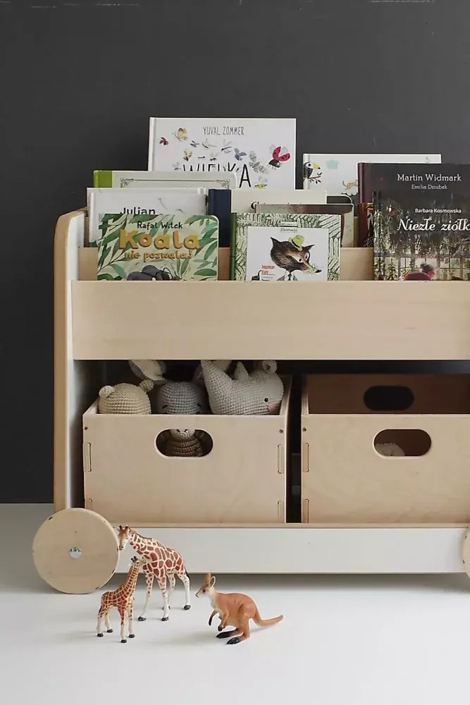 Drevená polica na kolieskach bez boxu