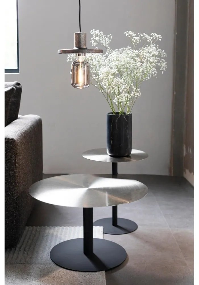 Kovový okrúhly konferenčný stolík v čierno-zlatej farbe ø 60 cm Snow – Zuiver