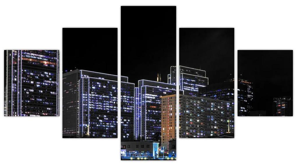 Obraz nočného mesta