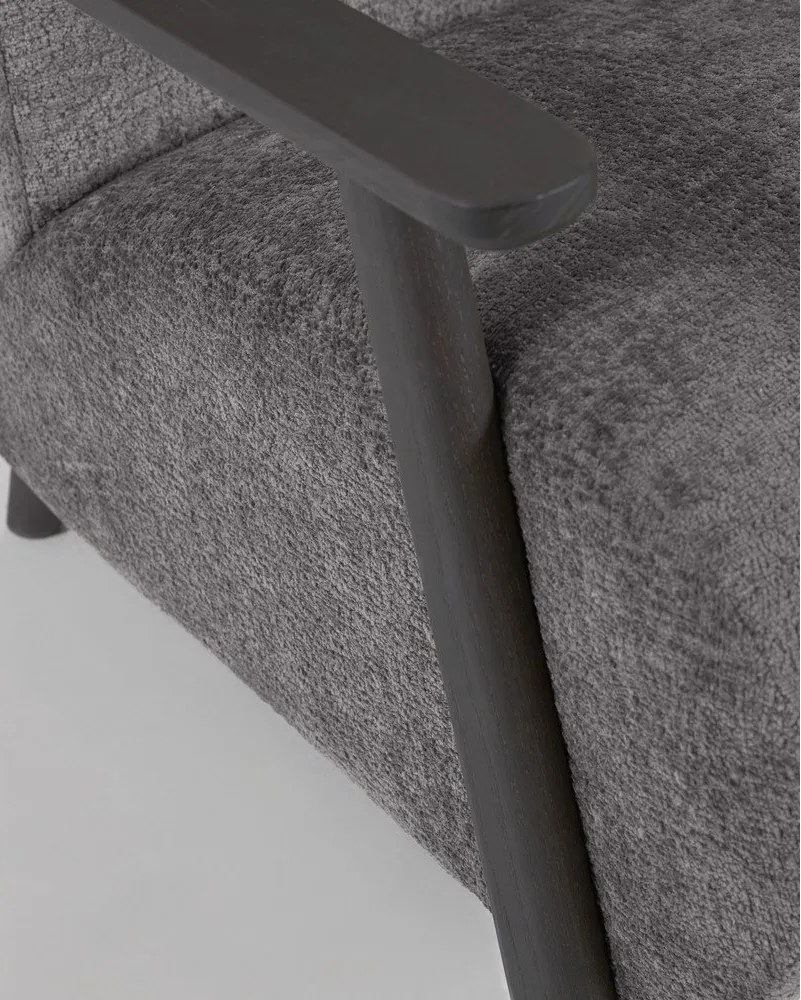 Sivé kreslo Meghan - Kave Home