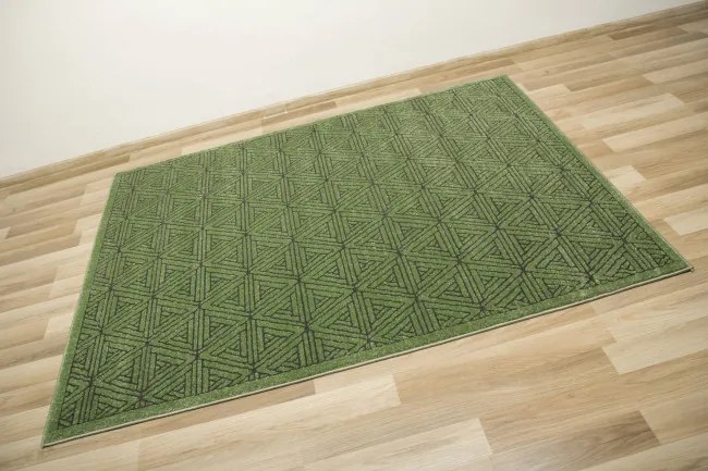Koberec Teno F0336 fľaškovo zelený, geometrický / trojuholníky