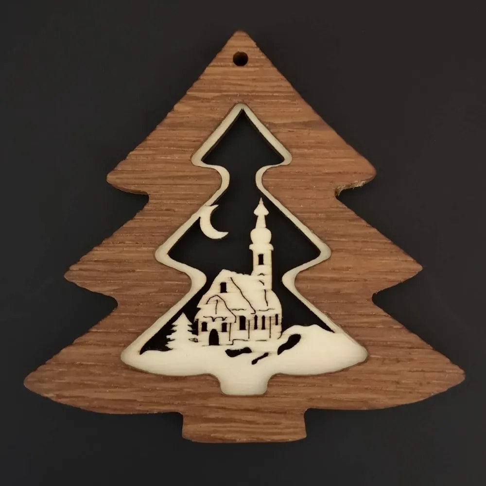 AMADEA Drevená ozdoba z masívu s vkladom - stromček s kostolom 8 cm