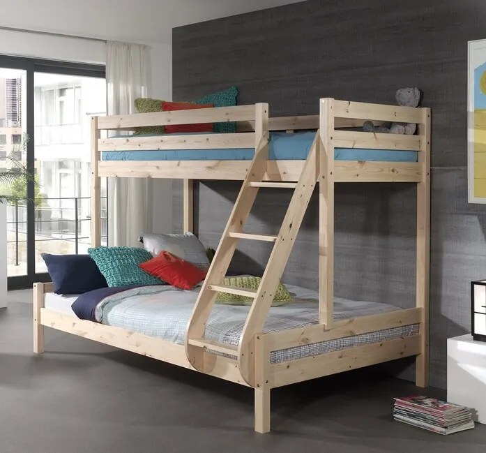 Drevená poschodová posteľ s rozšíreným lôžkom Pino borovica prírodná 140x200cm