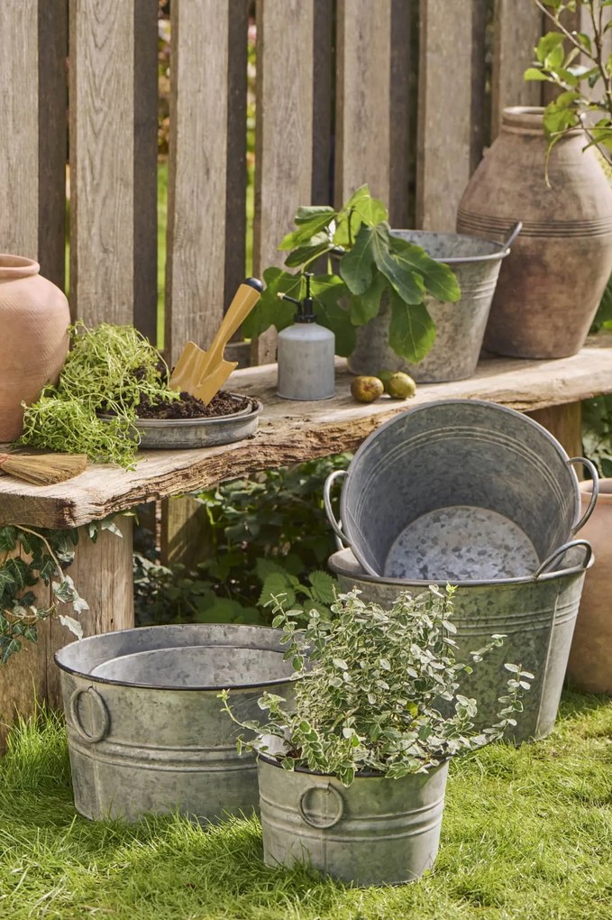 Ib Laursen Kovový kvetináč Urban Garden Grasps Conical M