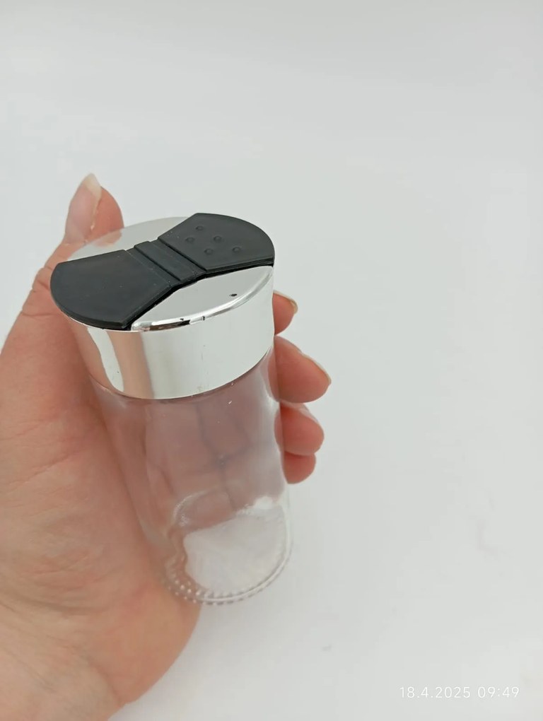 2. akosť - Korenička, sklenená, s čiernym viečkom a sypátkom, 100 ml SPICE BLACK