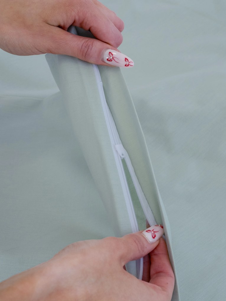 Bavlnená obliečka na vankúš Renforcé 70 × 90 cm - Jasmine sivozelená