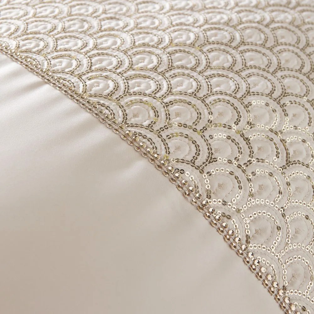 Béžové obliečky na dvojlôžko z mikrosaténu 200x200 cm Deco Sequin – Catherine Lansfield