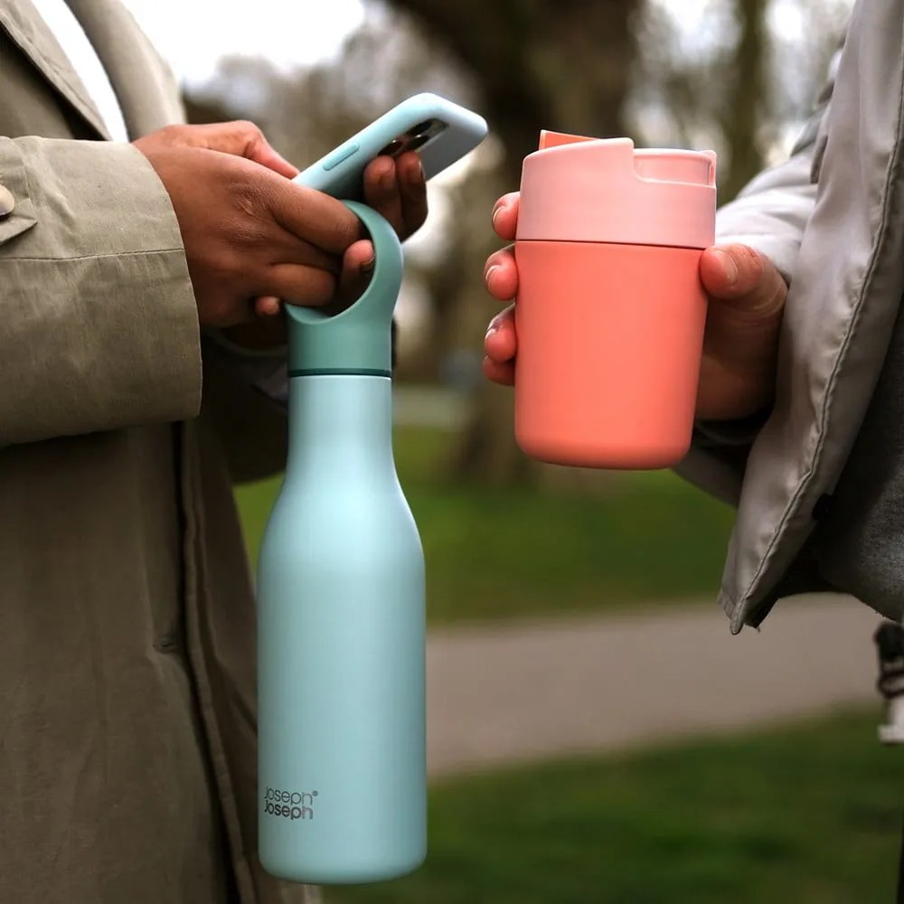 Cestovná antikoro fľaša v mentolovej farbe 500 ml Loop – Joseph Joseph