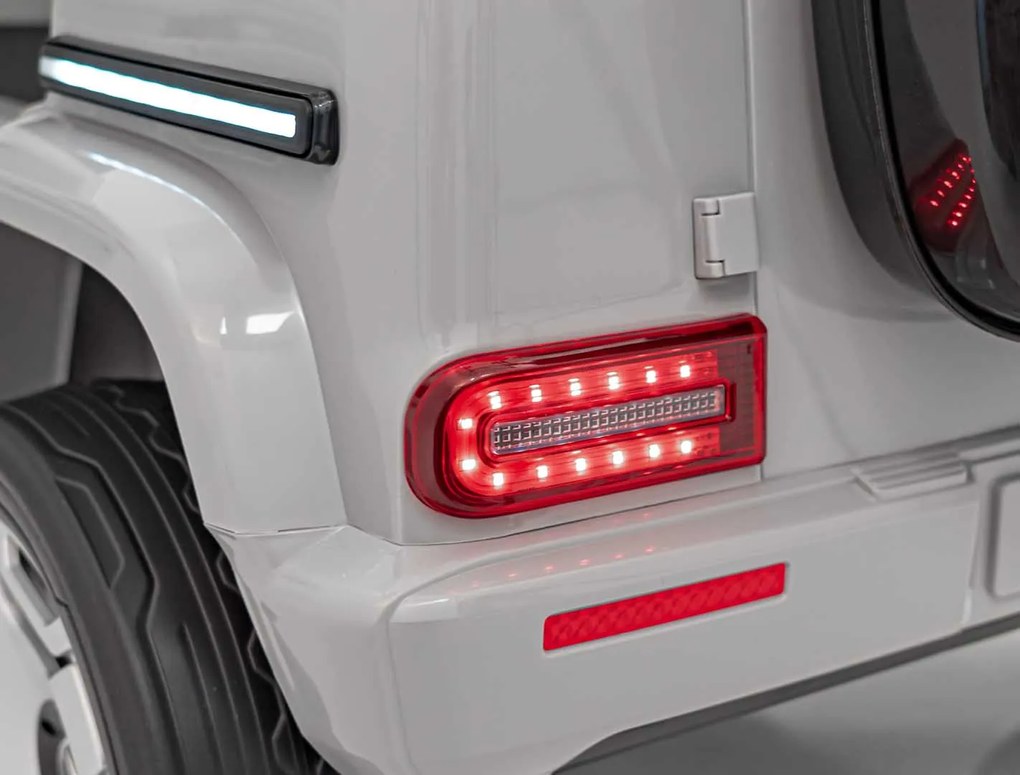 Detské autíčko s elektrickým pohonom 4x4 Mercedes Benz EQG - strieborné