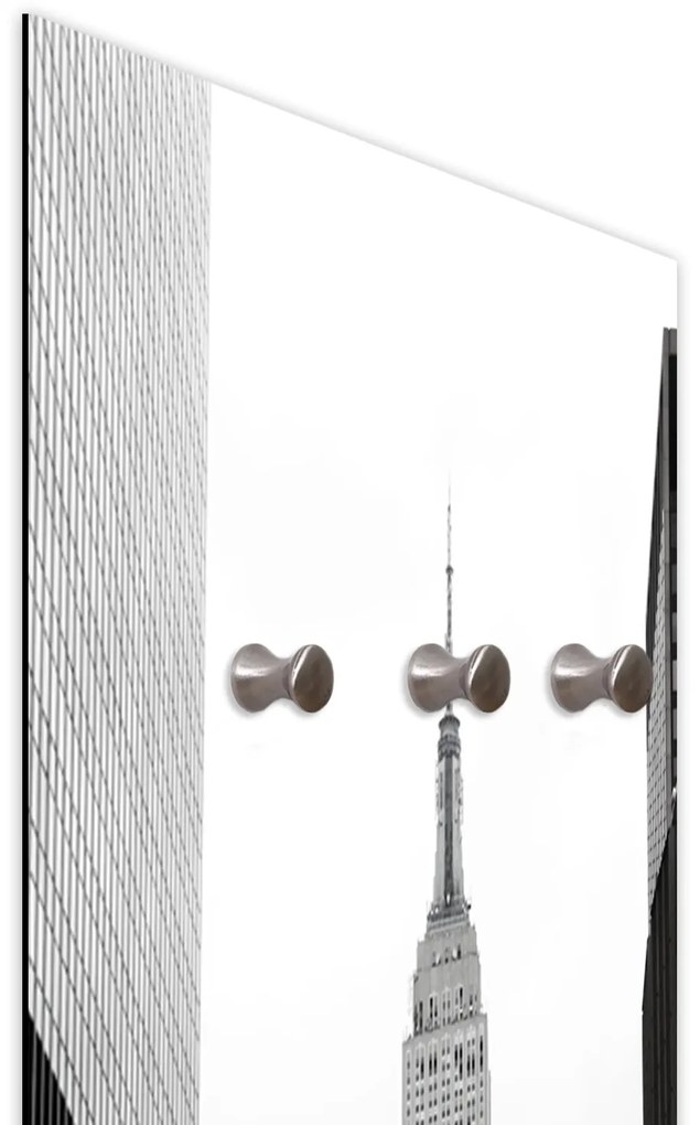 Gario Vešiak na stenu New York Rozmery: 40 x 118 cm