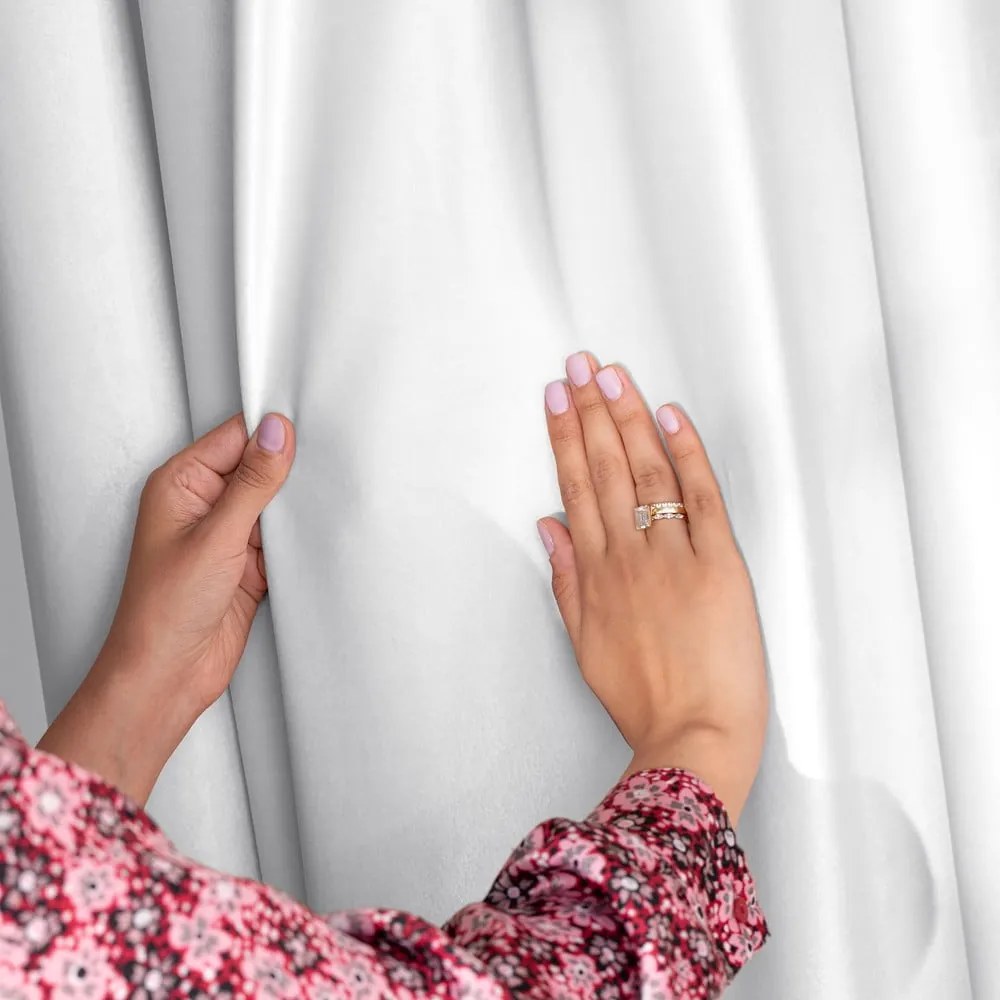 Biely zamatový dimout záves 140x270 cm Eyelets – Restilo