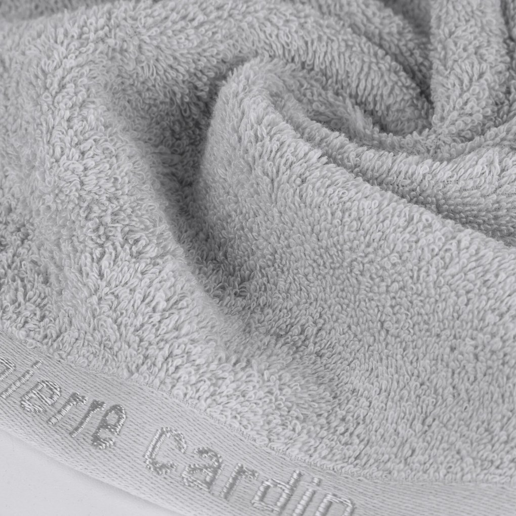 BAVLNENÝ UTERÁK PIERRE CARDIN EVI 50X90 CM STRIEBORNÁ