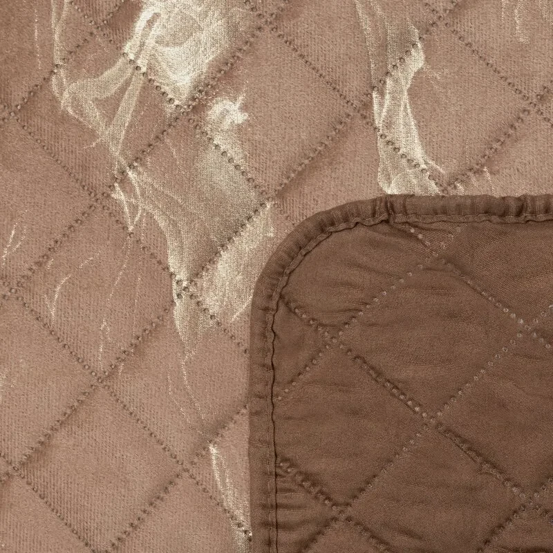 Dekorstudio Zamatový prehoz na posteľ LUIZ6 s lesklým mramorovým vzorom - tmavobéžový Rozmer prehozu (šírka x dĺžka): 200x220cm