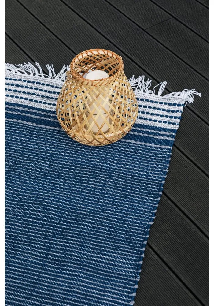 Tmavomodrý obojstranný vonkajší koberec z recyklovaného plastu Green Decore Civil, 80 x 180 cm