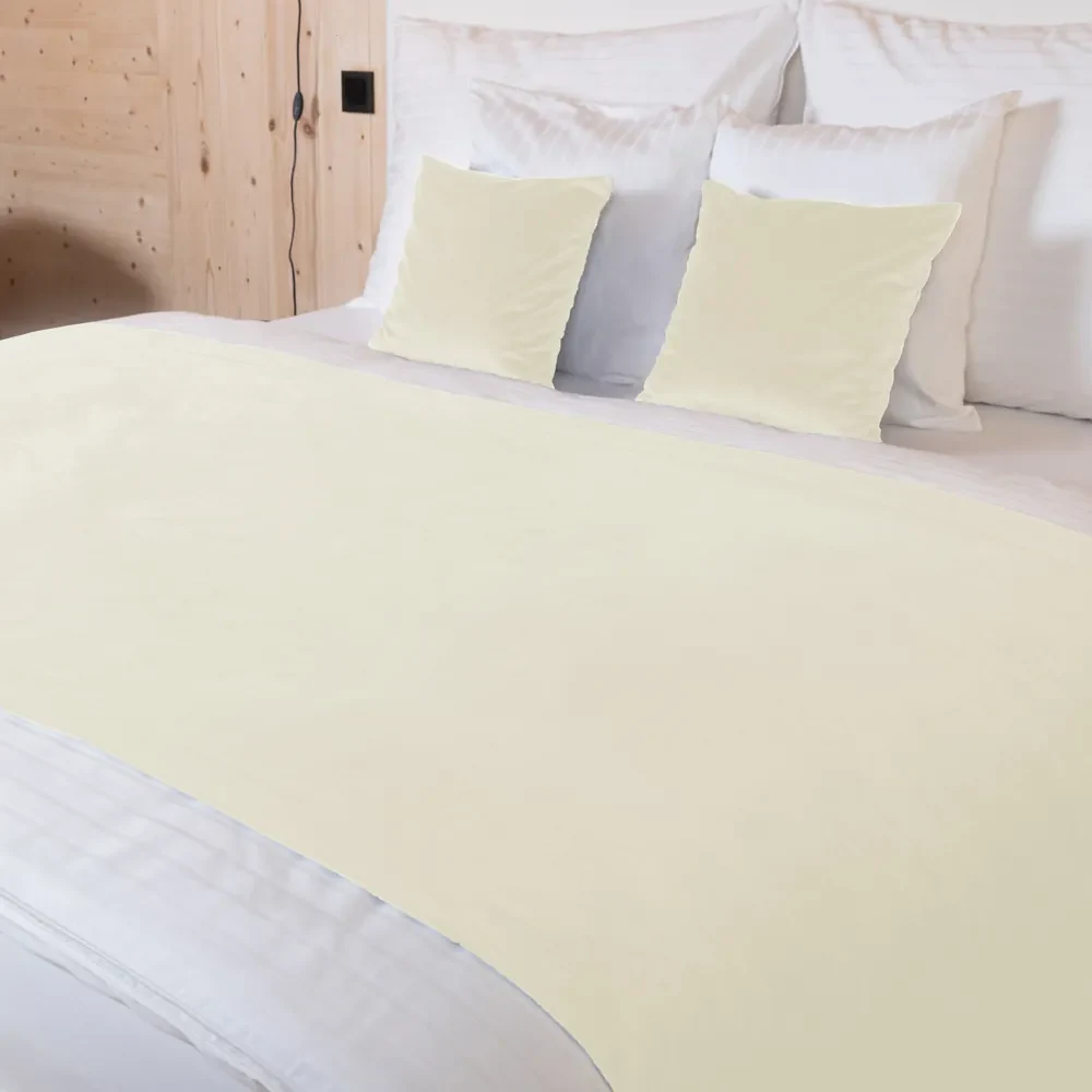 Biante Zamatový prehoz/behúň na posteľ Velvet Prémium SVP-003 Smotanový 50x240 cm