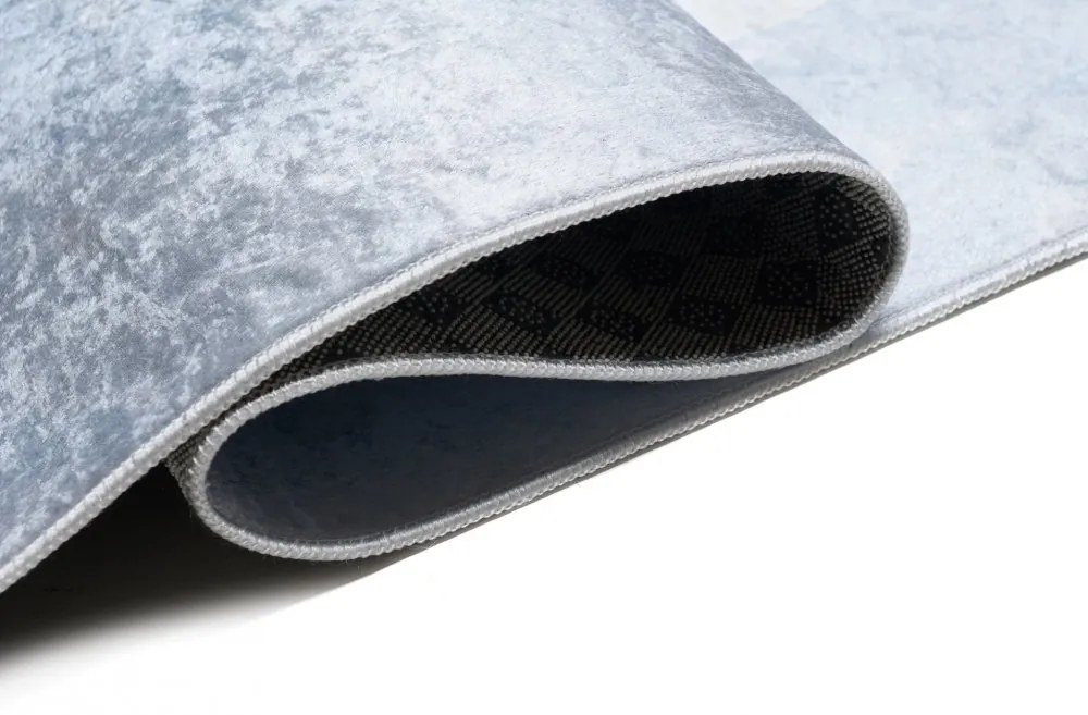 Detský koberec s motívom roztomilej pandy na mráčiku Šírka: 80 cm | Dĺžka: 150 cm