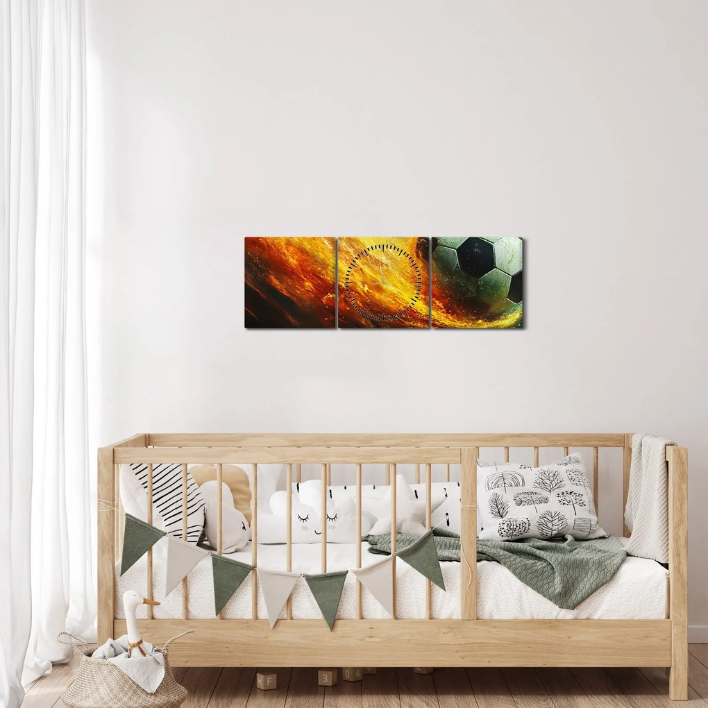 Obraz - Futbalová lopta v lete (s hodinami) (90x30 cm)