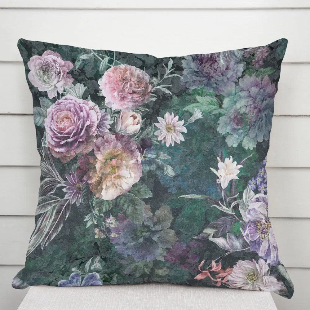 Biante Dekoračná obliečka na vankúš BM-010 Veľké fialové kvety na tmavo zelenom 60 x 60 cm