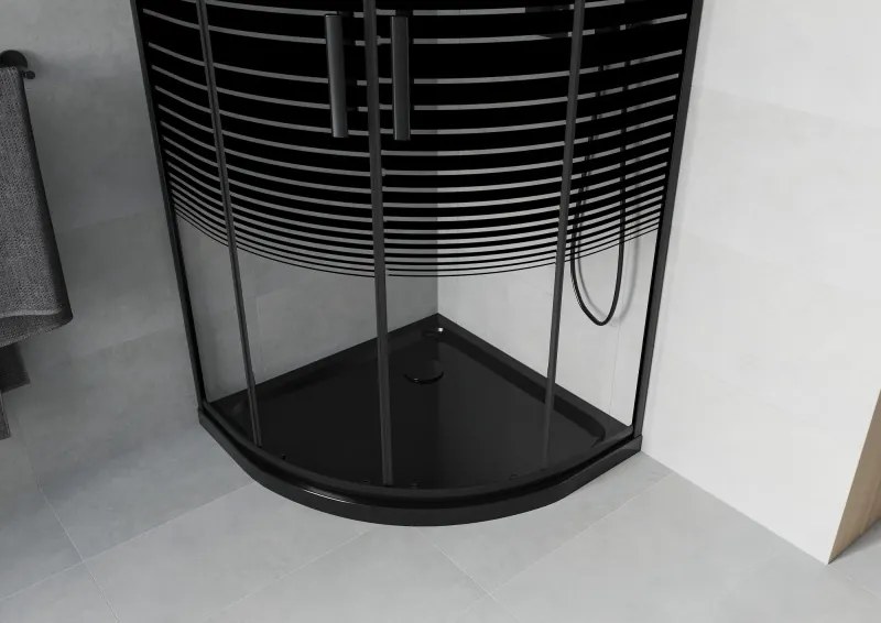 Mexen Rio, štvrťkruhový sprchovací kút s posuvnými dverami 90(dvere) x 90(dvere) x 190 cm, 6mm číre sklo s pásikmi, čierny profil + čierna sprchová vanička Slim, 863-090-090-70-20-4170B