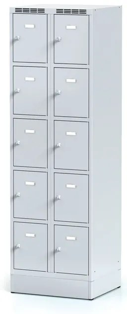 Alfa 3 Šatníková skrinka S6 na sokli s úložnými boxami, 10 boxov, 1920 x 600 x 500 mm, otočný zámok, sivé dvere