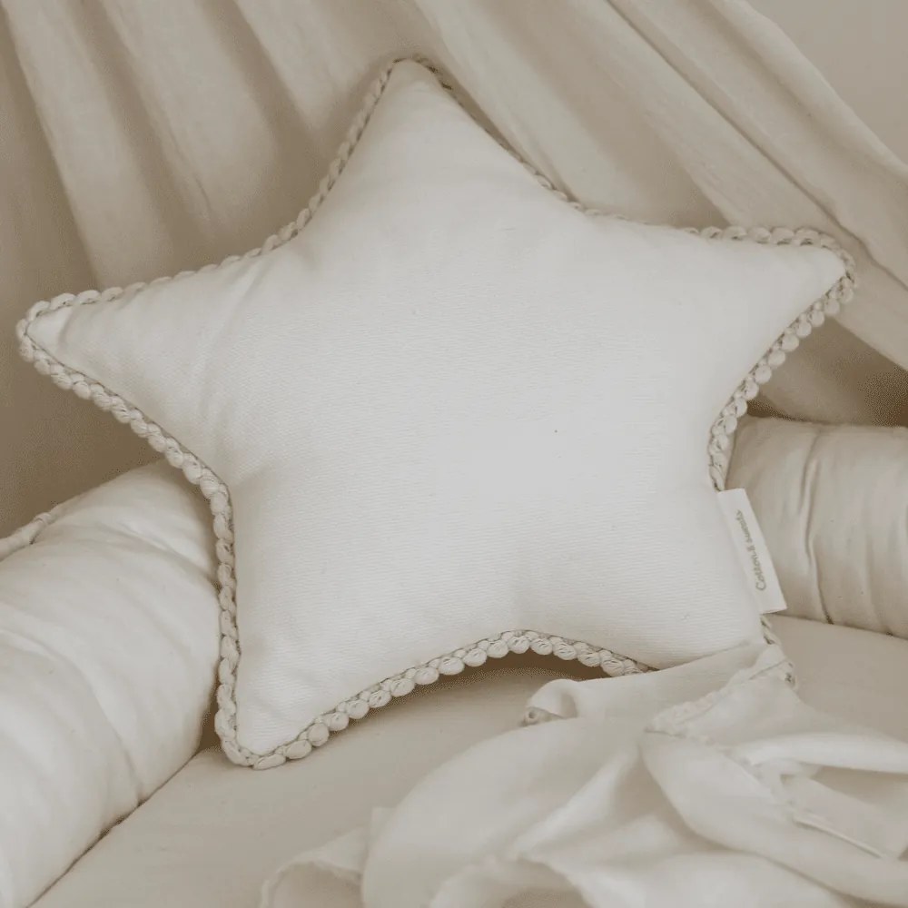 Mini Boho vankúš hviezda s bublinkami vanilka 38 cm