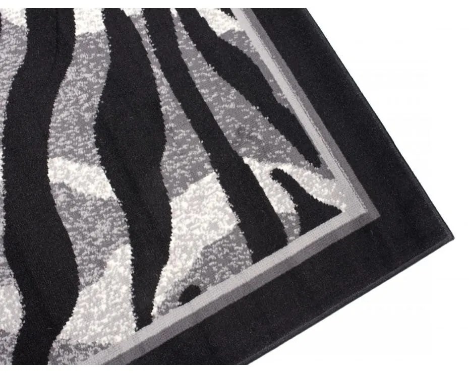 Kusový koberec PP Trio čierny atyp 70x300cm