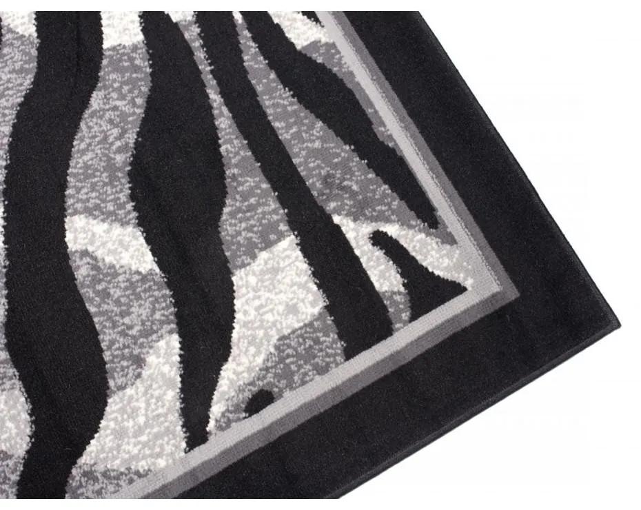 Kusový koberec PP Trio čierny atyp 80x200cm