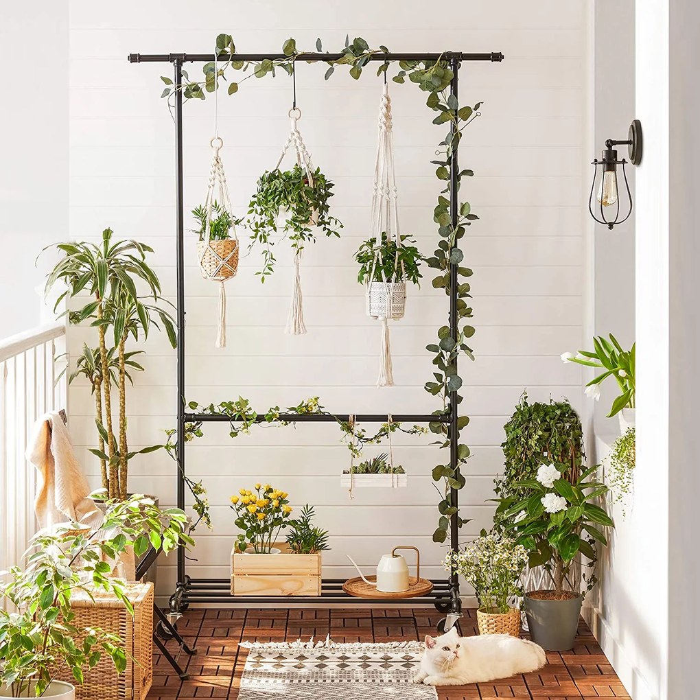 Stojan na šaty s priemyselným dizajnom, nosnosť až 110 kg, čierny